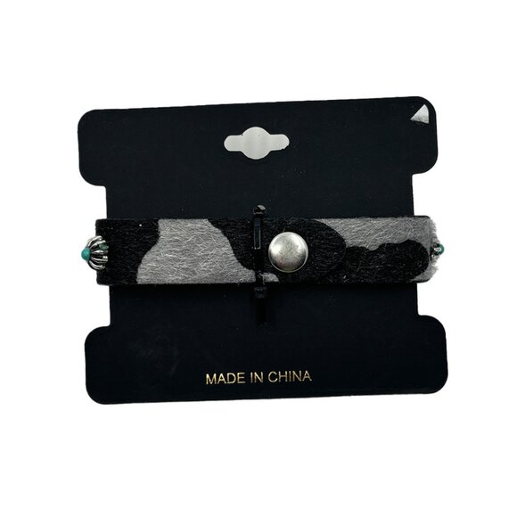 NWT Noir Faux Fur Animal Print and Silver Conch Bracelet - Picture 2 of 6